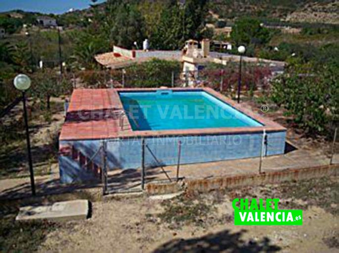 Chalet con piscina Montserrat