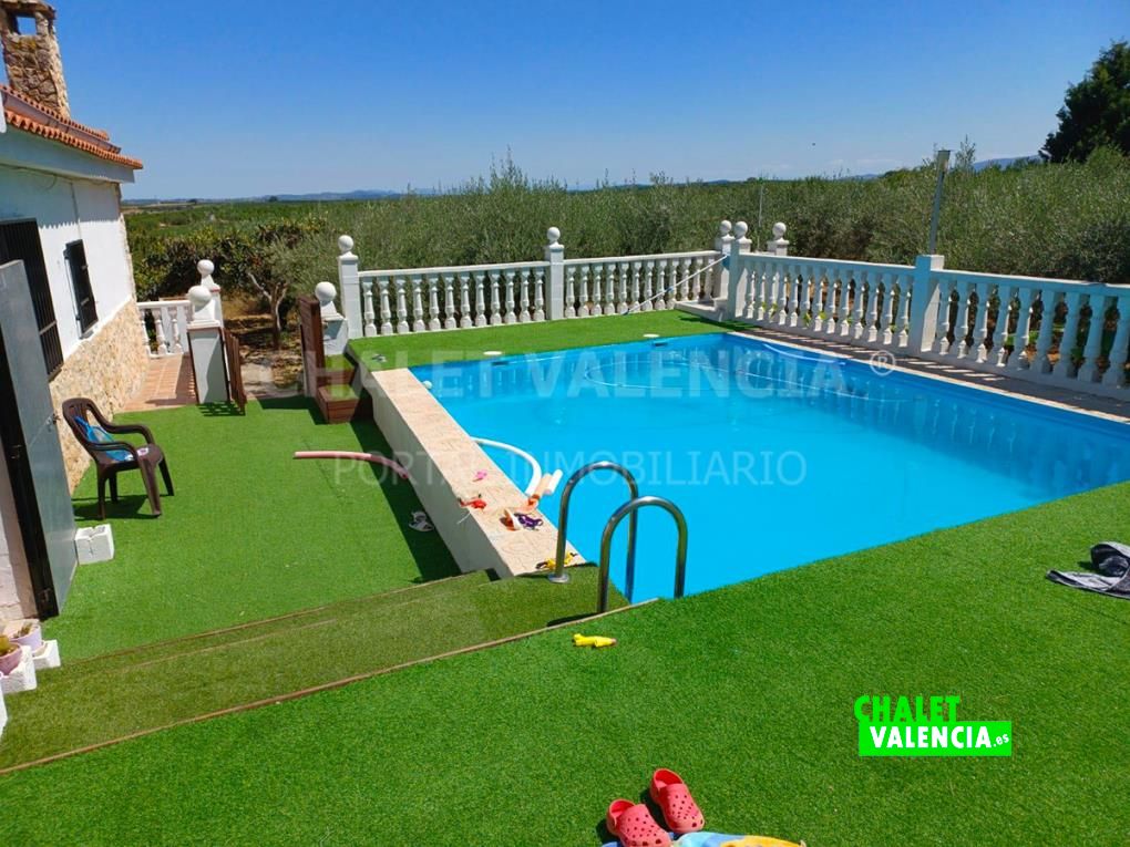Chalet con piscina en suelo rústico Valencia